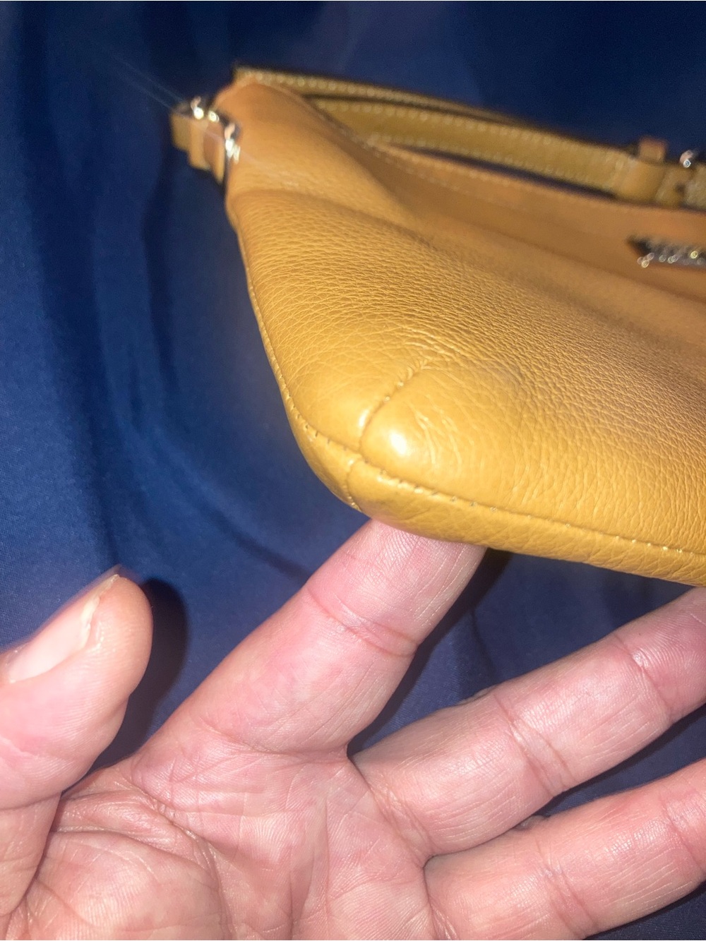 Coach Madison Leather East West Swingpack in Camel - Picture 4 of 12